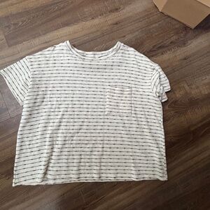 EUC Dee Elly cropped striped t-shirt  size medium cream black